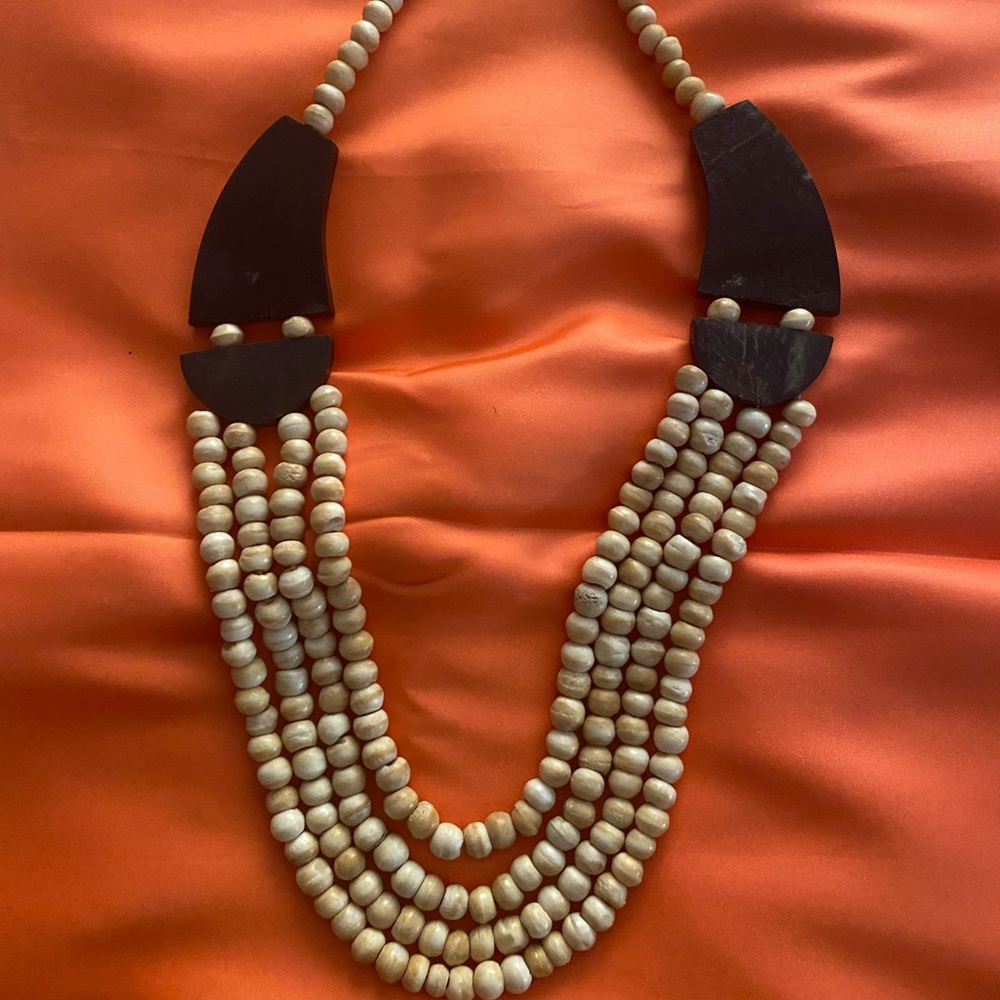 Bead necklace